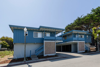 417-435 Dondee Way in Pacifica, CA - Building Photo - Building Photo