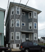 206 Crapo St in New Bedford, MA - Building Photo - Building Photo