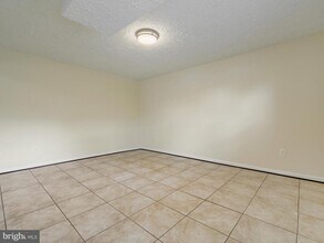752 225th St, Unit 752 in Pasadena, MD - Foto de edificio - Building Photo