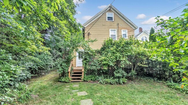 538 Main Rd in Greenport, NY - Building Photo - Building Photo