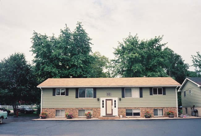 Elm Street Apartments in Chillicothe, IL - Building Photo - Building Photo