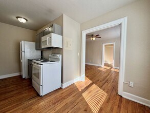 3734 Warwick Blvd in Kansas City, MO - Building Photo - Building Photo