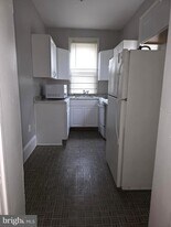 4802 Chester Ave, Unit 1F in Philadelphia, PA - Building Photo