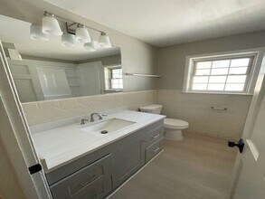 5786 S Foxburrow Cir in Memphis, TN - Building Photo - Building Photo