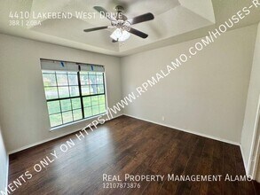 4410 Lakebend W Dr in San Antonio, TX - Building Photo - Building Photo