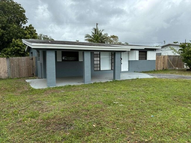 1741 NW 27th Ave in Fort Lauderdale, FL - Building Photo - Building Photo