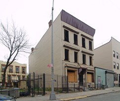 238 Troutman St in Brooklyn, NY - Building Photo