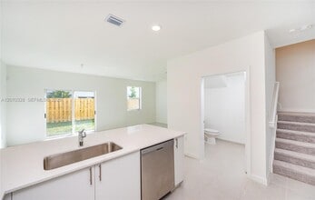 2642 SE 10th St in Homestead, FL - Building Photo - Building Photo