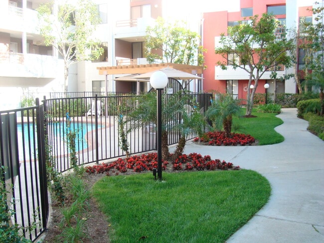 property at 7826 Topanga Canyon Blvd