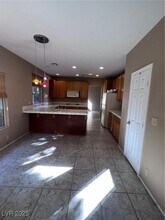 7633 Genesis Ct in Las Vegas, NV - Foto de edificio - Building Photo