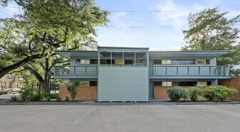 217 E 12th St in Houston, TX - Building Photo