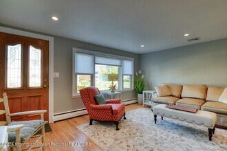 105 St Louis Ave in Point Pleasant Beach, NJ - Foto de edificio - Building Photo