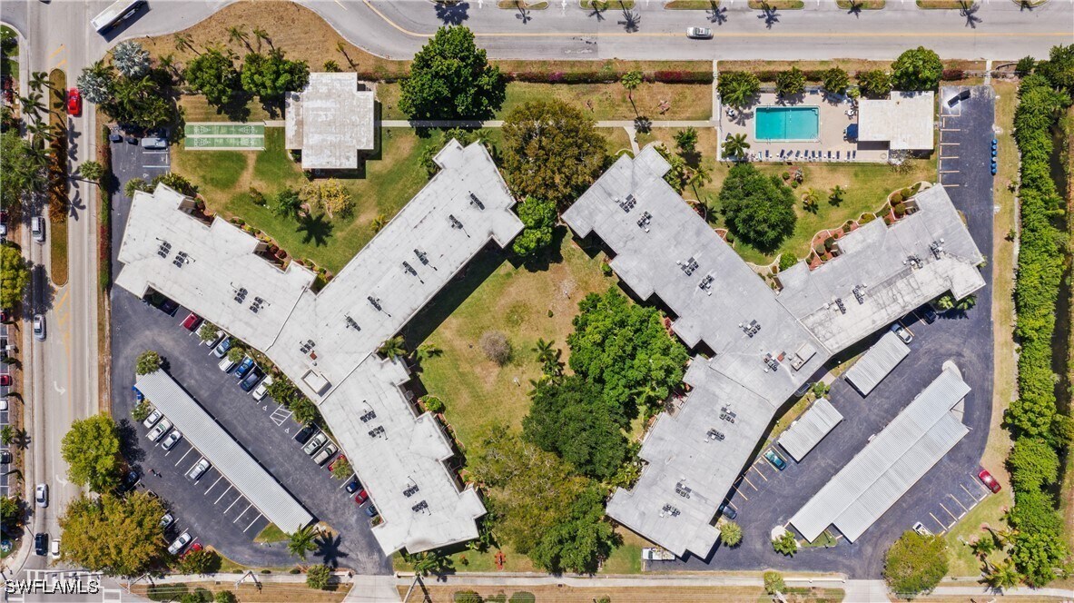 2244 Winkler Ave in Ft. Myers, FL - Building Photo
