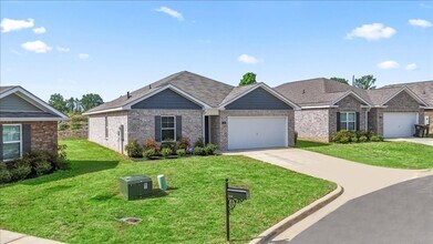1516 Heritage Cir SE in Cullman, AL - Building Photo - Building Photo
