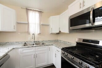 317 Hawthorn St in San Diego, CA - Building Photo - Building Photo