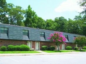 Village Park in Simpsonville, SC - Foto de edificio - Building Photo