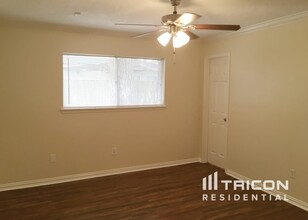 17522 Bonnie Sean Dr in Spring, TX - Building Photo - Building Photo