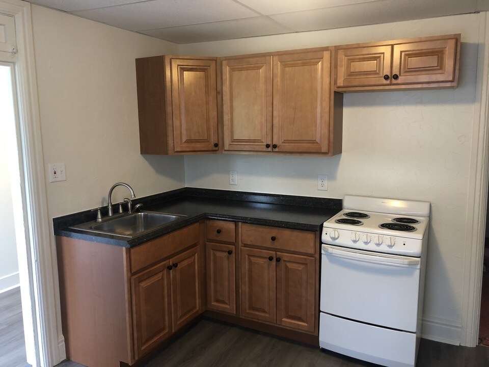 44 N Chestnut St in Palmyra, PA - Building Photo