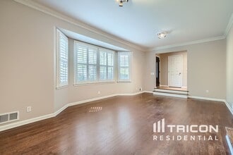 4475 N Peachtree Rd in Dunwoody, GA - Building Photo - Building Photo