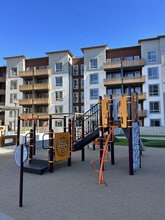 Blue Oak Square Apartments in Concord, CA - Building Photo - Building Photo