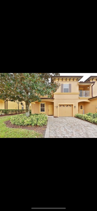 property at 2160 Retreat View Cir