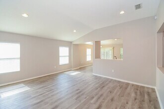 11732 Silver Hill Dr in Jacksonville, FL - Building Photo - Building Photo