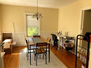 36 Beaconsfield Rd, Unit 2 in Brookline, MA - Building Photo - Building Photo