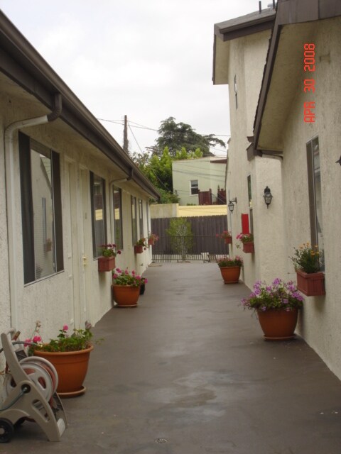 7665 Fountain Ave, Unit 12 in Los Angeles, CA - Building Photo - Building Photo