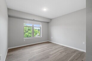 Emri Apartments in Dubuque, IA - Building Photo