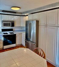 15215 NE 7th Pl in Bellevue, WA - Building Photo - Building Photo