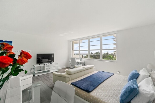 property at 100 Lincoln Rd
