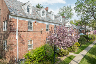 185 E Palisade Ave in Englewood, NJ - Foto de edificio - Building Photo