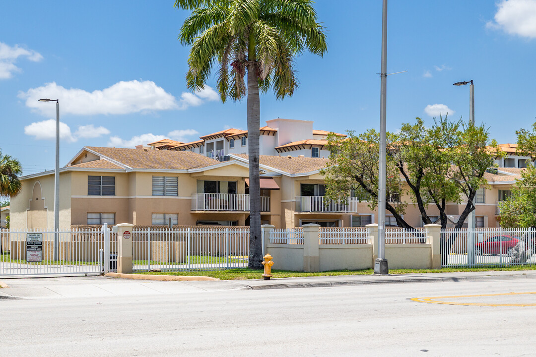 Doral Gardens in Miami, FL - Building Photo