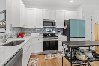 212 Rockrose Ct in Asheville, NC - Building Photo - Building Photo