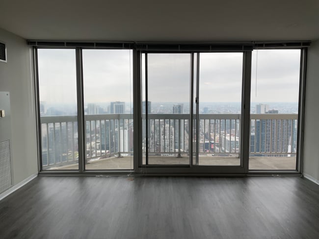 12 W Grand Ave in Chicago, IL - Building Photo - Building Photo