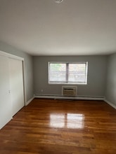 137 Evergreen Ave in Hartford, CT - Building Photo - Building Photo