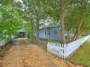 609 Main St in Bastrop, TX - Building Photo - Building Photo