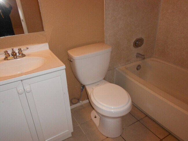 1365-1367 Hobart Dr in Marysville, CA - Building Photo - Building Photo