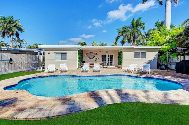 1228 Johnson St in Hollywood, FL - Building Photo - Building Photo
