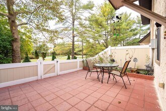 29 Hampshire Dr in Plainsboro, NJ - Building Photo - Building Photo