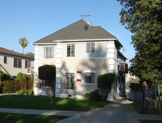 562 N Mariposa Ave in Los Angeles, CA - Building Photo - Building Photo