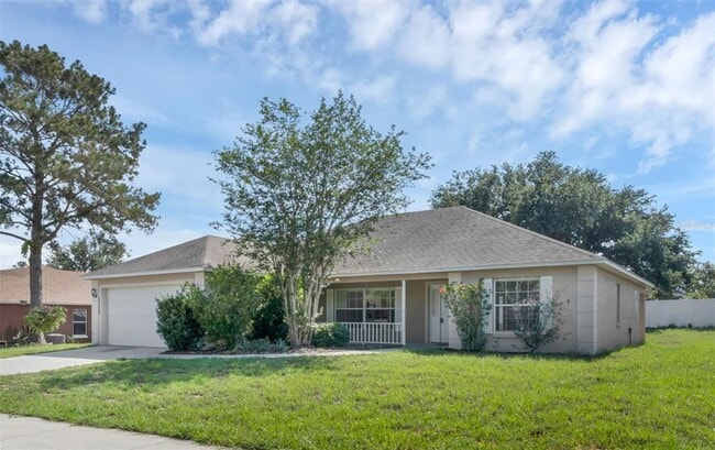 10621 Cedar Forest Cir in Clermont, FL - Building Photo - Building Photo