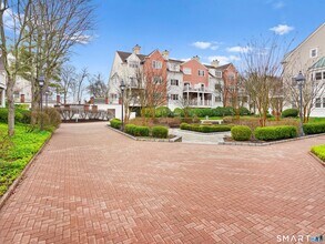 51 Forest Ave in Greenwich, CT - Building Photo - Building Photo