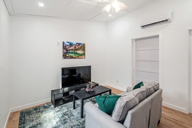 720 Pritchett Ln in Seven Points, TX - Building Photo - Building Photo