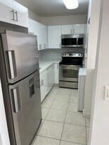 8261 NW 8th St, Unit 429 in Miami, FL - Building Photo