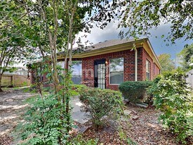 3523 Pine Valley Dr in Pearland, TX - Building Photo