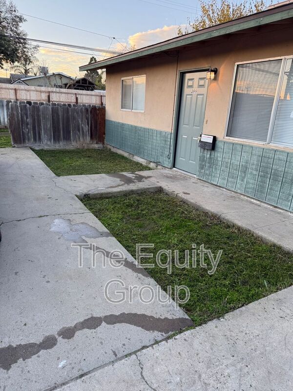 399 S Valencia Blvd in Woodlake, CA - Building Photo - Building Photo