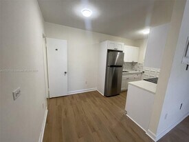 218 Santillane Ave in Coral Gables, FL - Building Photo