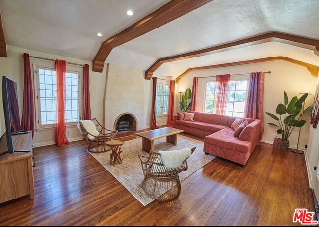 1522 Pandora Ave in Los Angeles, CA - Building Photo - Building Photo