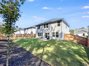 662 Stately Dr in Woodstock, GA - Building Photo - Building Photo